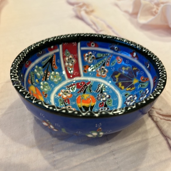 Small Ceramic Bowl - Picture 2 of 7